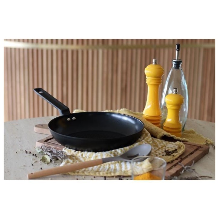 Poele - MENASTYL - 6020637 - En aluminium forgé - 26 cm - Noir - Tous feux dont induction