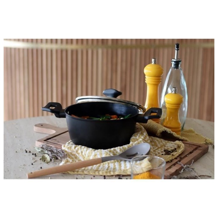 Faitout - MENASTYL - 6020646 - En alumimium forgé - 20 cm - Noir - Tous feux dont induction Faitout - MENASTYL - 6020646 - En alumimium forgé - 20 cm - Noir - Tous feux dont induction