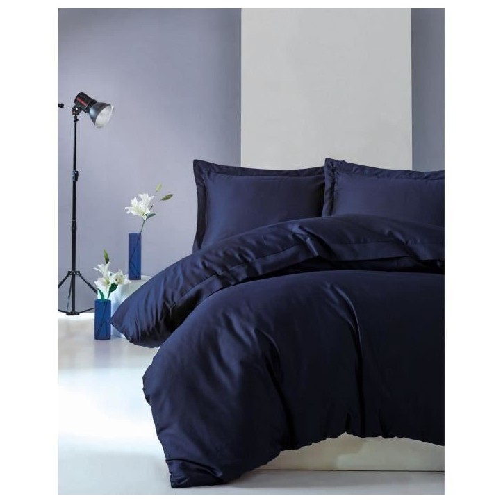 Parure de lit - 1 housse de couette 220 x 240 cm + 2 taies d'oreiller 60 x 60 cm - Satiné 100% coton - Bleu Parure de lit - 1 housse de couette 220 x 240 cm + 2 taies d'oreiller 60 x 60 cm - Satiné 100% coton - Bleu
