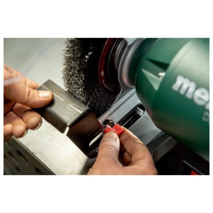 Touret a meuler - METABO - DS 200 Plus - Meules en corindon brun - Pare-étincelles - Porte-piece Touret a meuler - METABO - DS 200 Plus - Meules en corindon brun - Pare-étincelles - Porte-piece