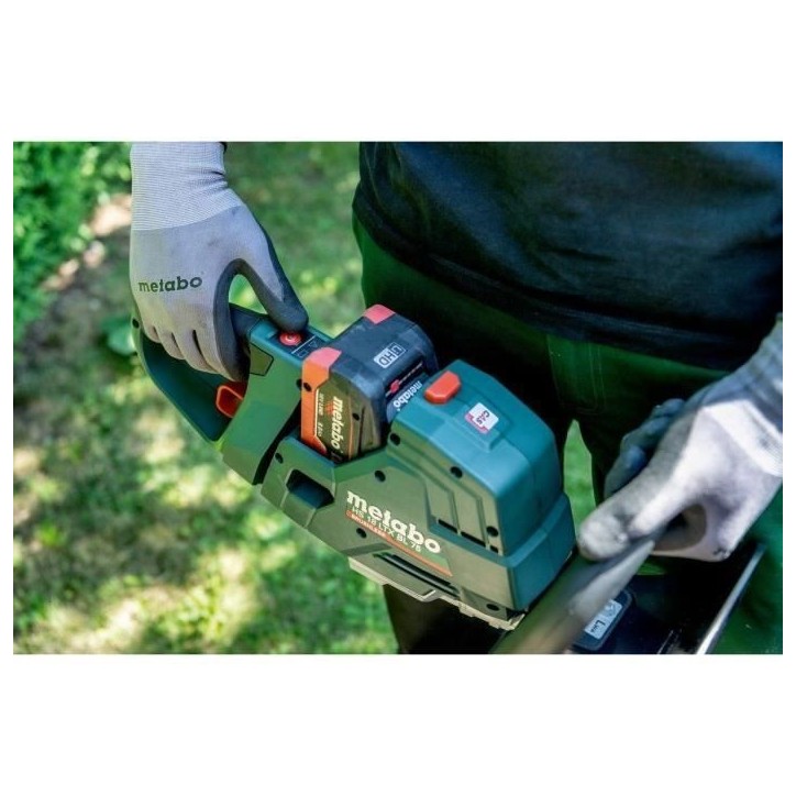 Taille-haies sans fil METABO HS 18 LTX BL 75 - Moteur Brushless - Poignée rotative - Protection de lame Taille-haies sans fil METABO HS 18 LTX BL 75 - Moteur Brushless - Poignée rotative - Protection de lame