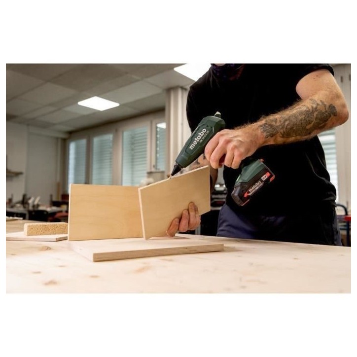 Pistolet a colle chaud sans fil - METABO - HK 18 LTX 20 - 18 V - MetaBOX 145 Pistolet a colle chaud sans fil - METABO - HK 18 LTX 20 - 18 V - MetaBOX 145