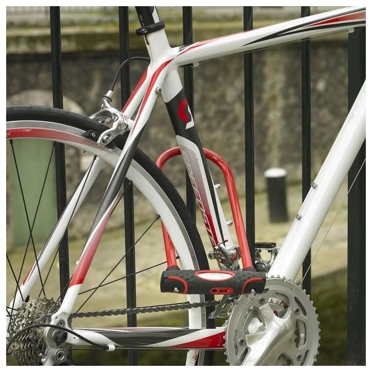 MASTER LOCK Antivol Vélo U [A Clé] [Support de Vélo Universel] [Antivol Certifié] [Rouge] 8195EURDPROCOLR