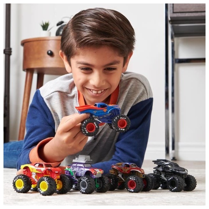 PACK DE 5 VEHICULES DIE-CAST 1:64 DC COMICS Monster Jam PACK DE 5 VEHICULES DIE-CAST 1:64 DC COMICS Monster Jam
