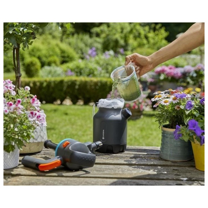 Pulvérisateur a pression GARDENA - Capacité 1.25L - Utilisation 360° - Indicateur de niveau intégré