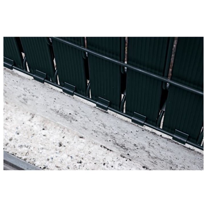 Kit lamelles brise-vue - NATURE - Pour panneau de clôture rigide - Occultant 4/5 - 1,225 x 2,50 m - Noir Kit lamelles brise-vue - NATURE - Pour panneau de clôture rigide - Occultant 4/5 - 1,225 x 2,50 m - Noir