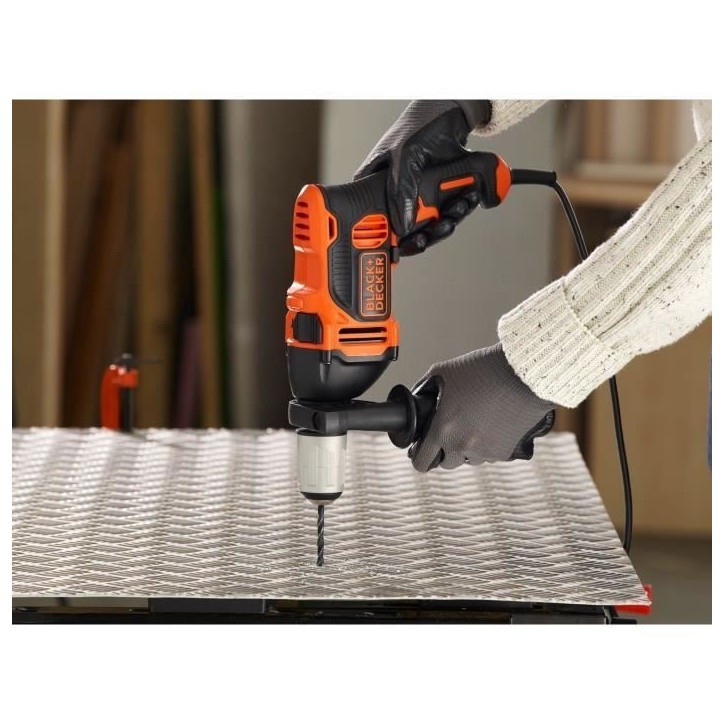 Perceuse a percussion filaire - 850W -BLACK+DECKER - BEH850-QS - avec 6 mecges Perceuse a percussion filaire - 850W -BLACK+DECKER - BEH850-QS - avec 6 mecges