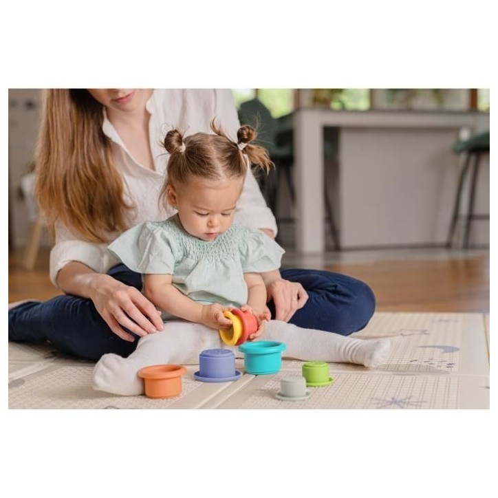Gobelets de bain empilables - NUBY - Silicone - 5 couleurs - 5 formes Gobelets de bain empilables - NUBY - Silicone - 5 couleurs - 5 formes