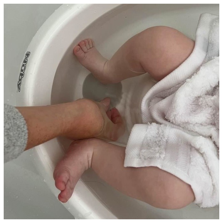 Baignoire bébé - NUBY - Dr.Talbot's - Des la Naissance - Support antidérapant intégré - Appui-tete souple Baignoire bébé - NUBY - Dr.Talbot's - Des la Naissance - Support antidérapant intégré - Appui-tete souple