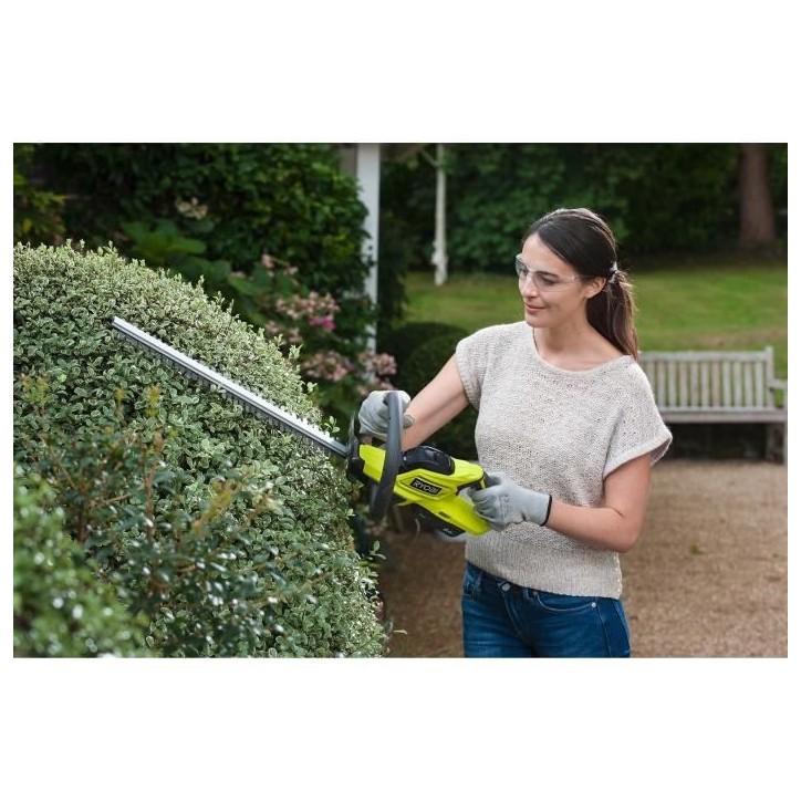 RYOBI - Taille-haies 18V ONE+ - lames 45 cm - écartement 18 mm - vendu sans batterie ni chargeur - EXCLUSIVITÉ WEB - OHT1845 RYOBI - Taille-haies 18V ONE+ - lames 45 cm - écartement 18 mm - vendu sans batterie ni chargeur - EXCLUSIVITÉ WEB - OHT1845