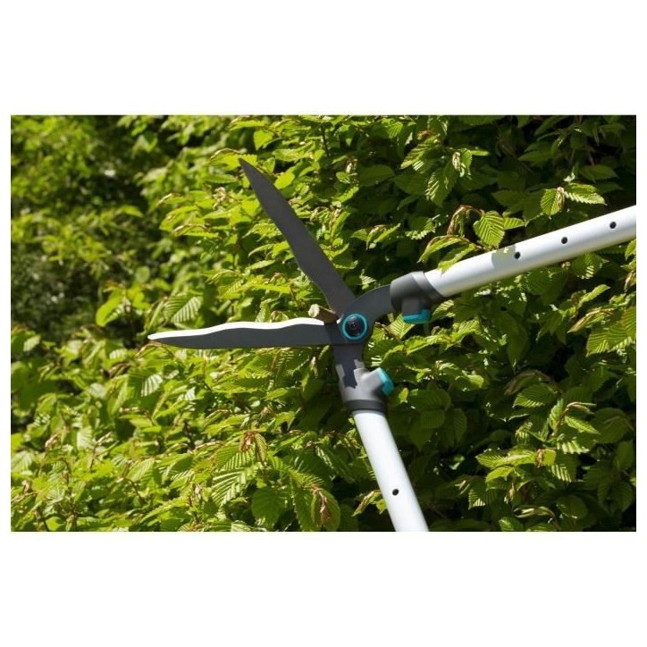 Cisaille a haies EasyCut GARDENA - Lames ondulées - Manches télescopiques - Garantie 25 ans