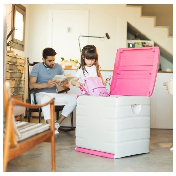 PLASTIKEN Coffre de rangement Space Saver avec roulettes et cadenas - Contenance 190 L - Coloris fuchsia PLASTIKEN Coffre de rangement Space Saver avec roulettes et cadenas - Contenance 190 L - Coloris fuchsia