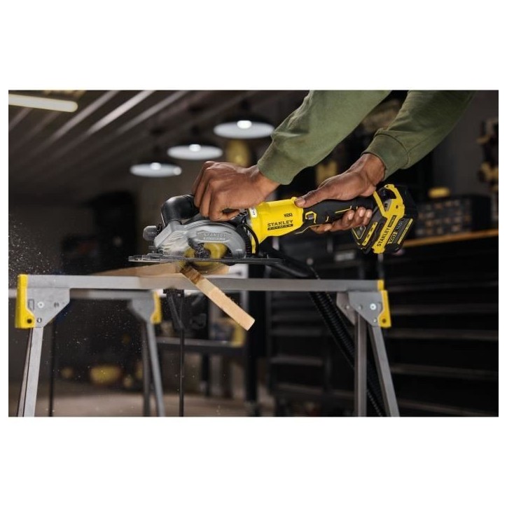 Scie circulaire sans fil - Stanley Fatmax - Brushless - SFMCS515B-XJ - 18V - profondeur de coupe 38mm