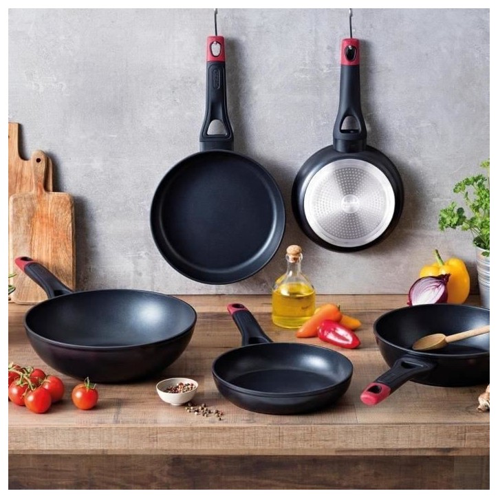 Wok - PYREX - 1455021 - En aluminium forgé - Antiadhésif - 28 cm - Sans PFAS Wok - PYREX - 1455021 - En aluminium forgé - Antiadhésif - 28 cm - Sans PFAS