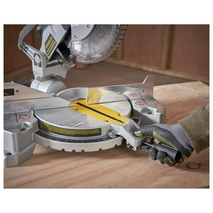 Scie a onglet radiale filaire - Stanley Fatmax - SM1650-QS - 1650W